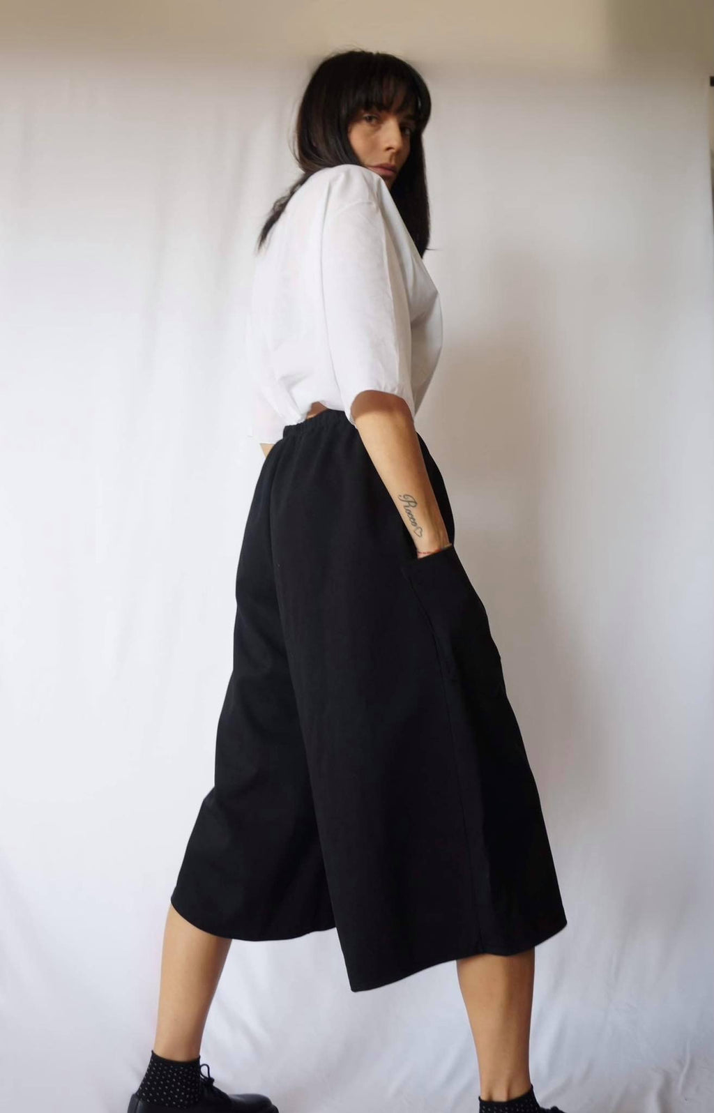 Marlo Black Linen Pants — view 5